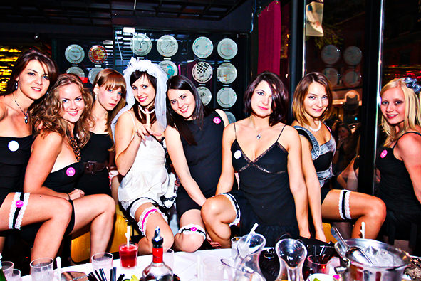 Plan the Perfect Vegas Bachelorette Party. 